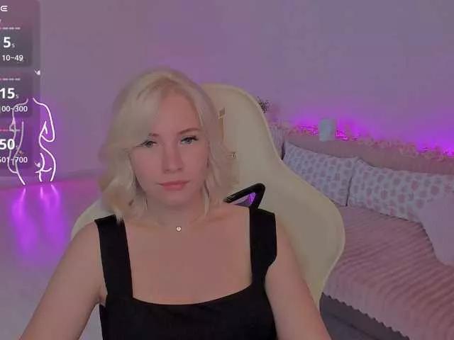 Mira- from BongaCams is Freechat
