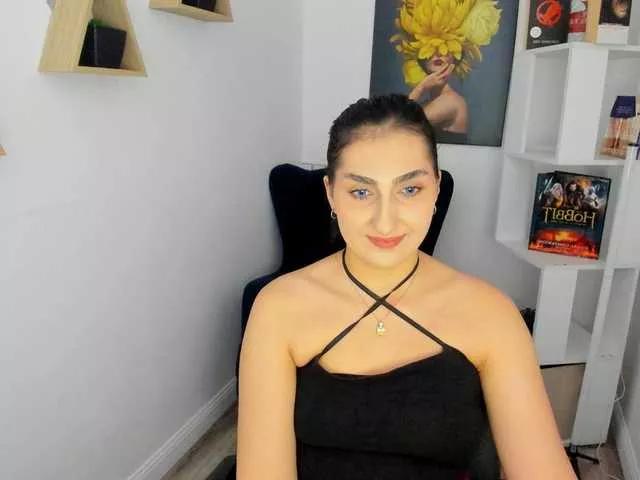 MirrorOfHeart from BongaCams