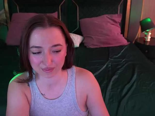 MiuMiow from BongaCams
