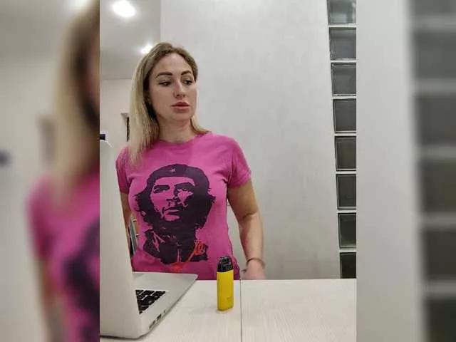 MOLLY-7 from BongaCams