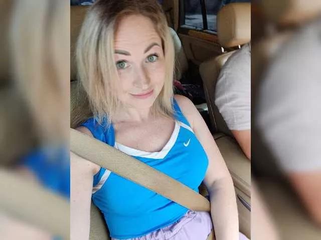 MOLLY-7 from BongaCams