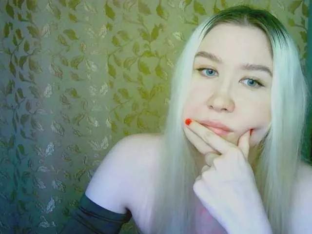 MollyMo from BongaCams