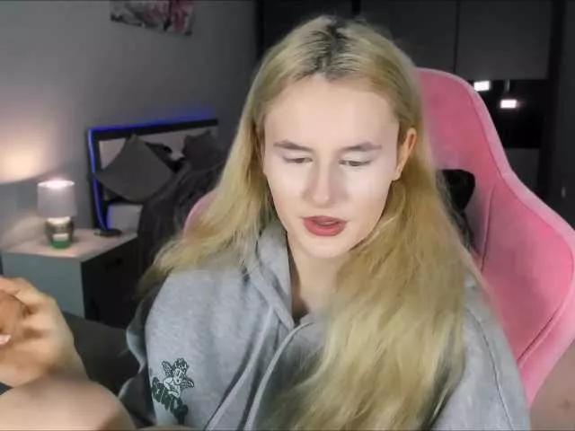 MollySands from BongaCams