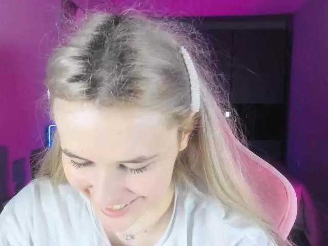 MollySands from BongaCams
