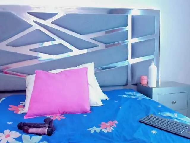 Nanami2 from BongaCams