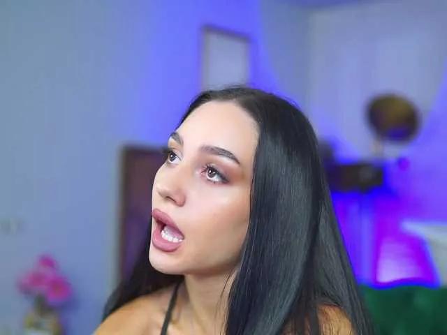 NinnaVoss from BongaCams