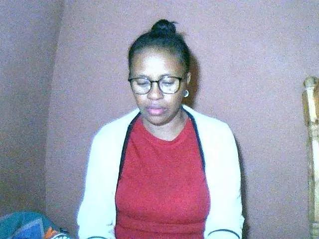 Nirinah2710 from BongaCams is Freechat