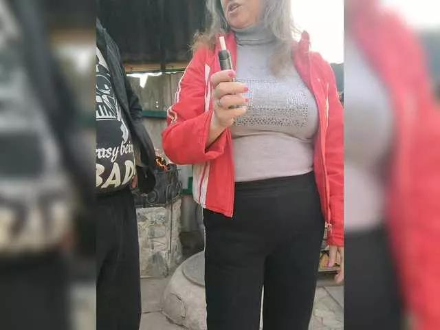 Perepyganue from BongaCams