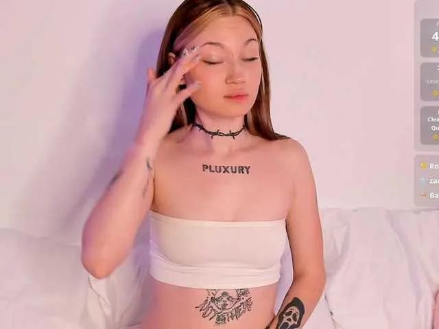 PLUXURY- from BongaCams is Freechat