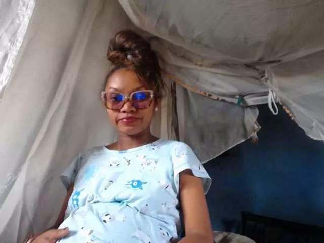 pretty-ass from BongaCams is Freechat
