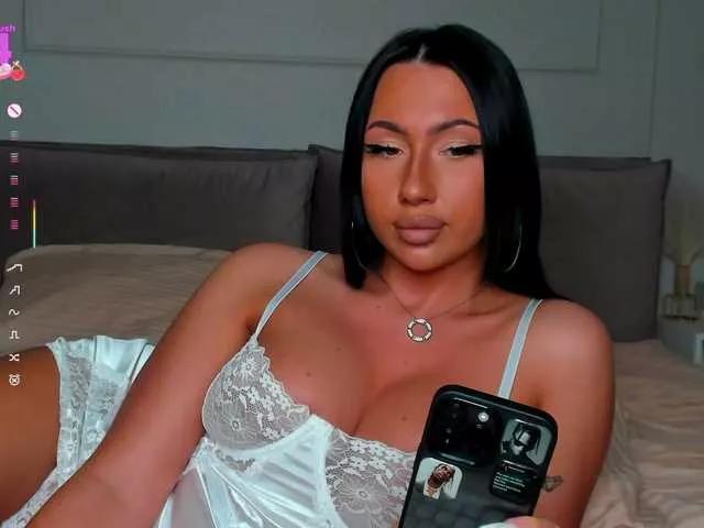 qsstess from BongaCams