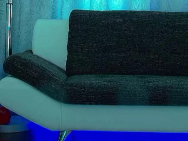 QueeAnne from BongaCams