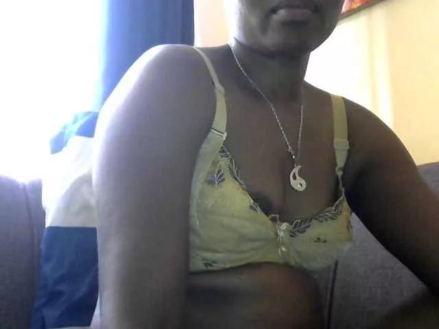 queen-ebony2 from BongaCams