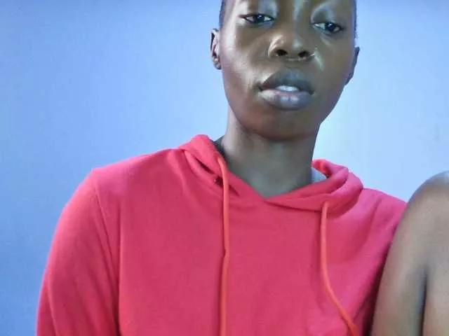 queen-innocent from BongaCams