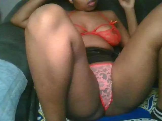 queen-joy123 from BongaCams