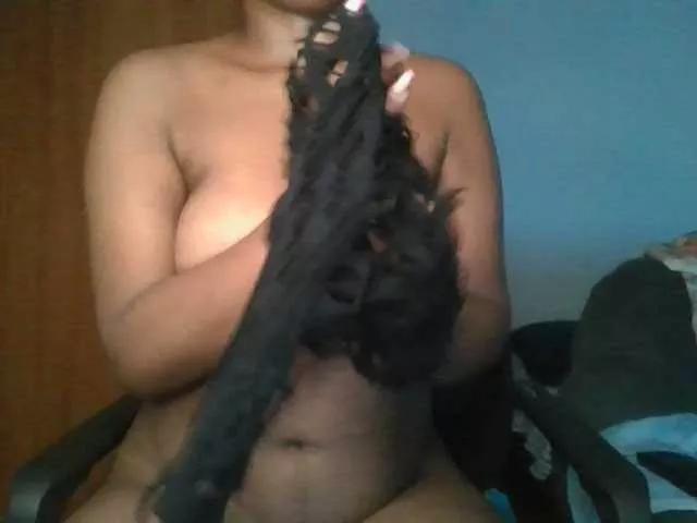 queen-joy123 from BongaCams