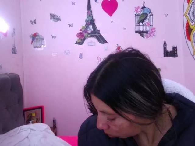 queenabril from BongaCams is Freechat