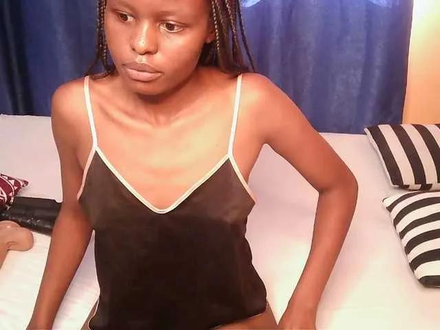 QueenLeyla from BongaCams