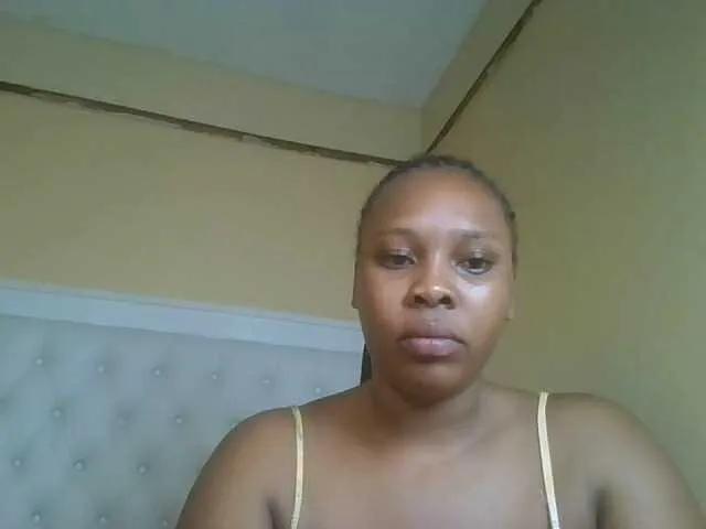 Queenlily25 from BongaCams