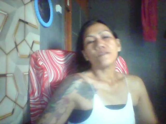 Rarra from BongaCams