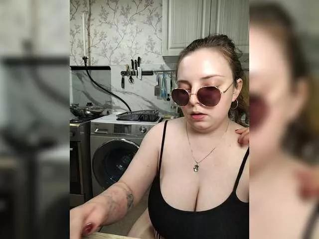 Red-rooms from BongaCams is Freechat