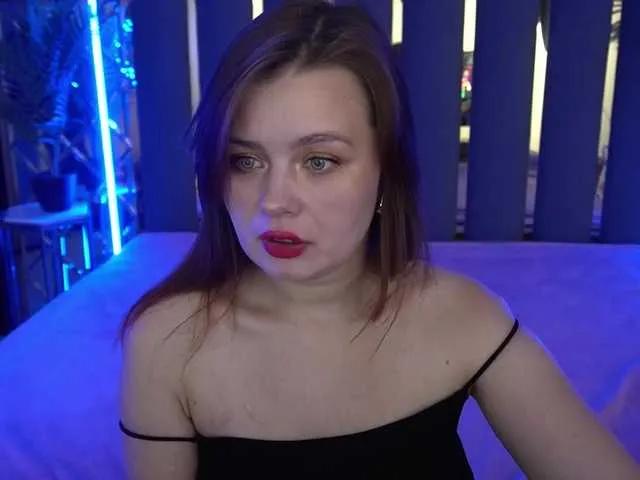 Reddoll from BongaCams