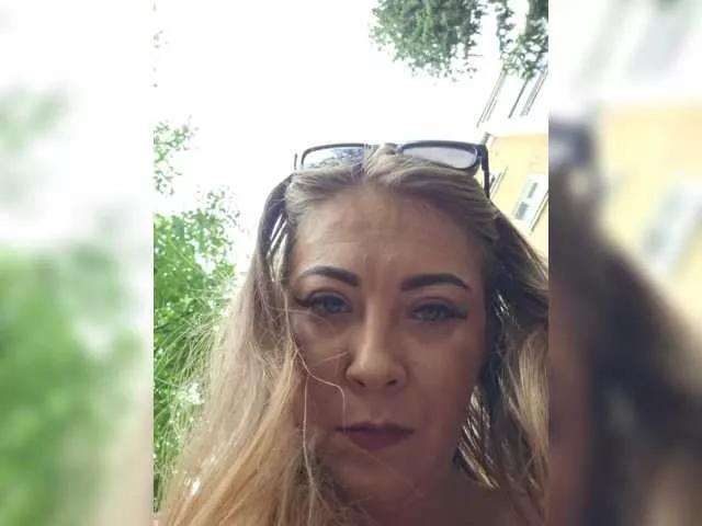 Riskygirl from BongaCams is Freechat