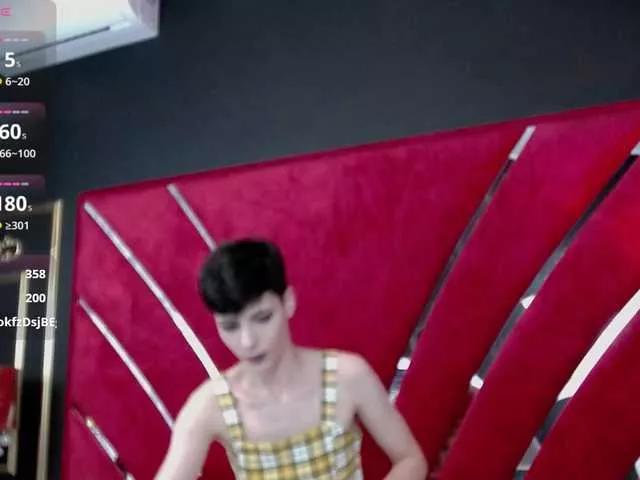 RoxxyRouge from BongaCams