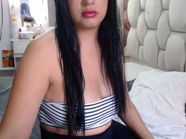 sara401 from BongaCams