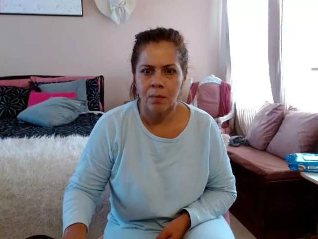 SaraBrandon from BongaCams