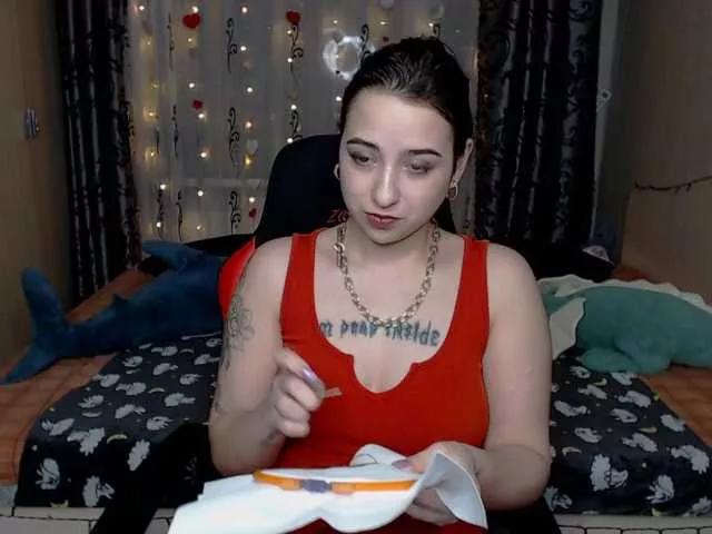Sarah-Dumont from BongaCams