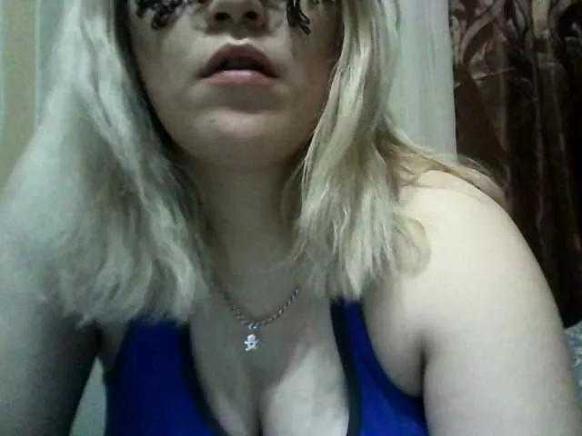 Sarah-Jane from BongaCams