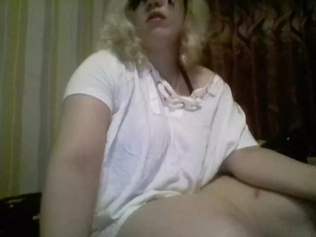 Sarah-Jane from BongaCams