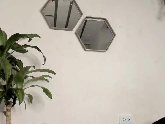 sarahcox from BongaCams is Freechat