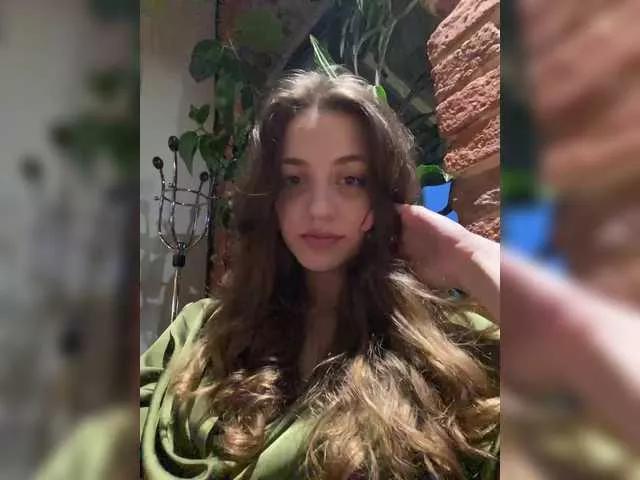 sarahsupershy from BongaCams