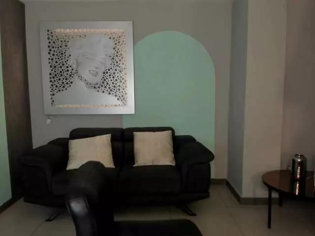 sarawinstone from BongaCams
