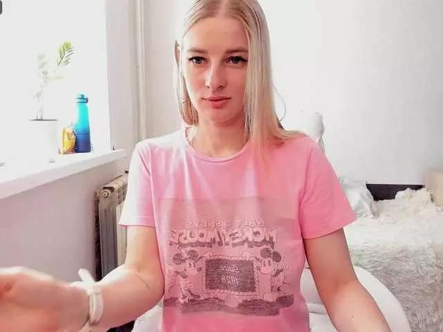 Sashanew77 from BongaCams
