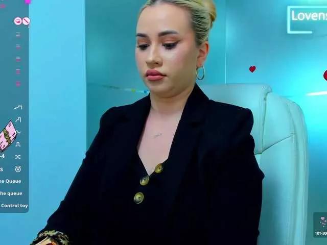 sassyqueen from BongaCams