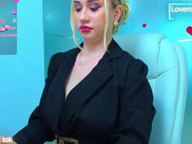 sassyqueen from BongaCams