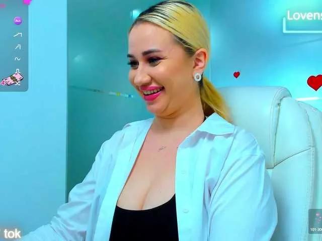 sassyqueen from BongaCams