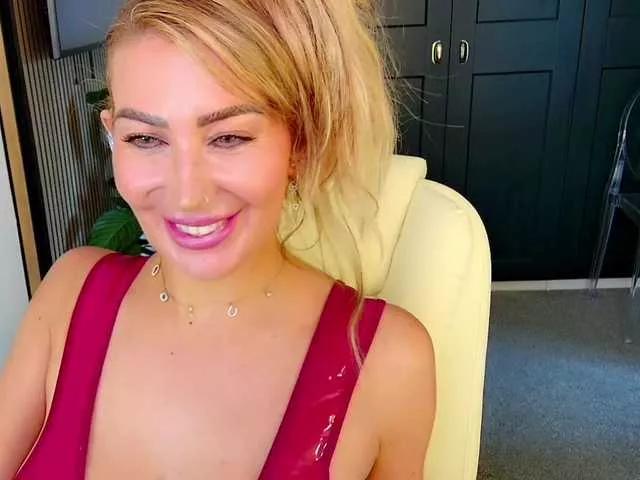 ScarlettPaisleyy from BongaCams is Freechat