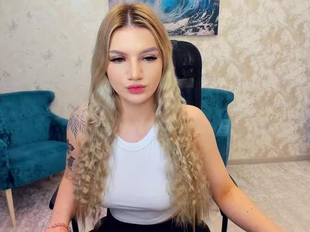 SelenaMoonlight from BongaCams