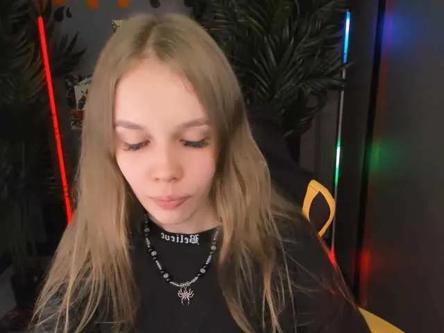 SelenHellsWeet from BongaCams is Freechat