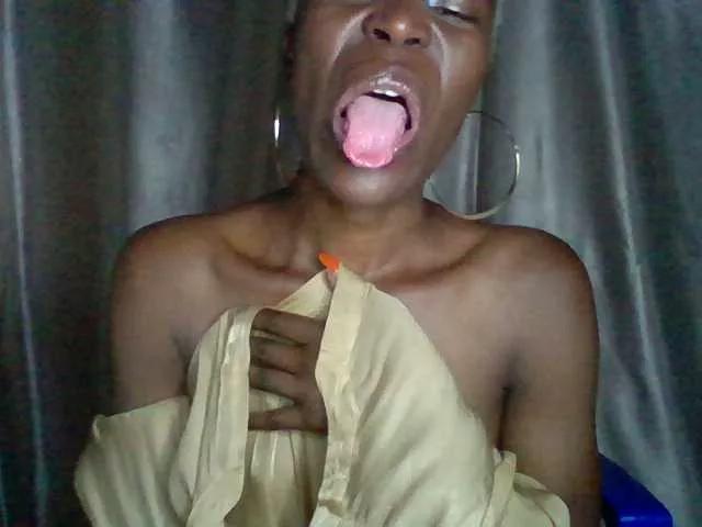 Sexxycandy from BongaCams