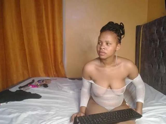 SexxyElsie from BongaCams