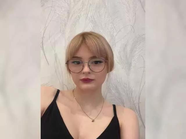 Sophie-doll from BongaCams is Freechat