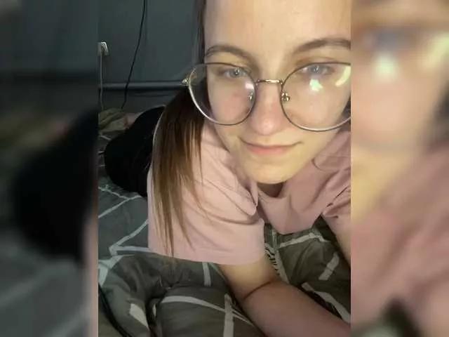 sweet-kiss22 from BongaCams is Freechat