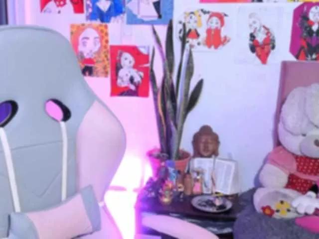 sweetavi from BongaCams