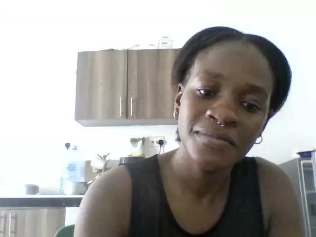 SweetCaramel from BongaCams