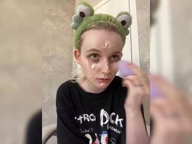 sweeteRose from BongaCams